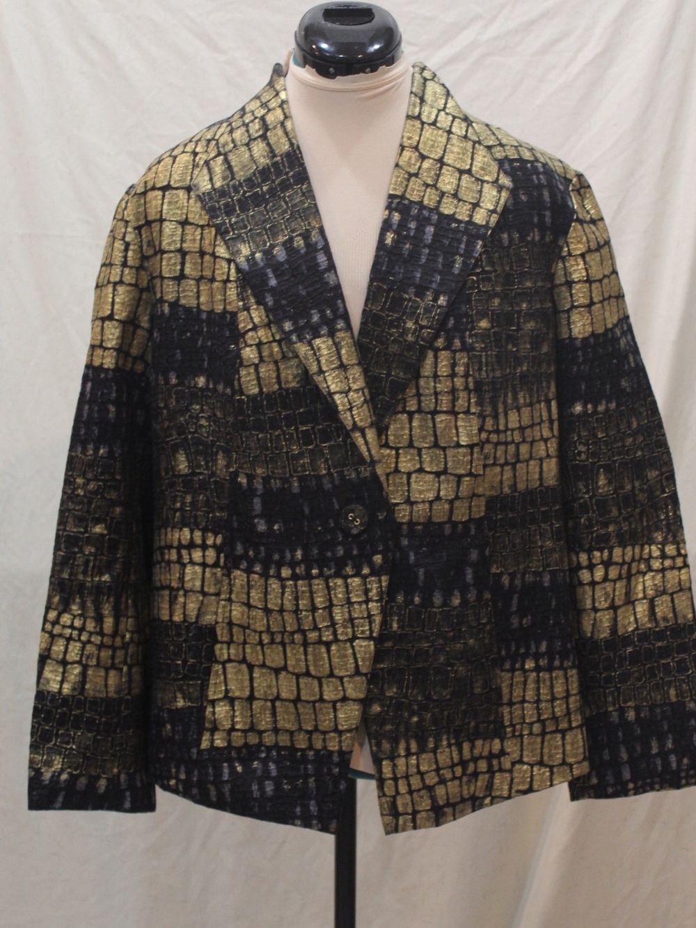 Chico’s Size 2 Gold Black Metallic Croc Print Silk Blend Blazer